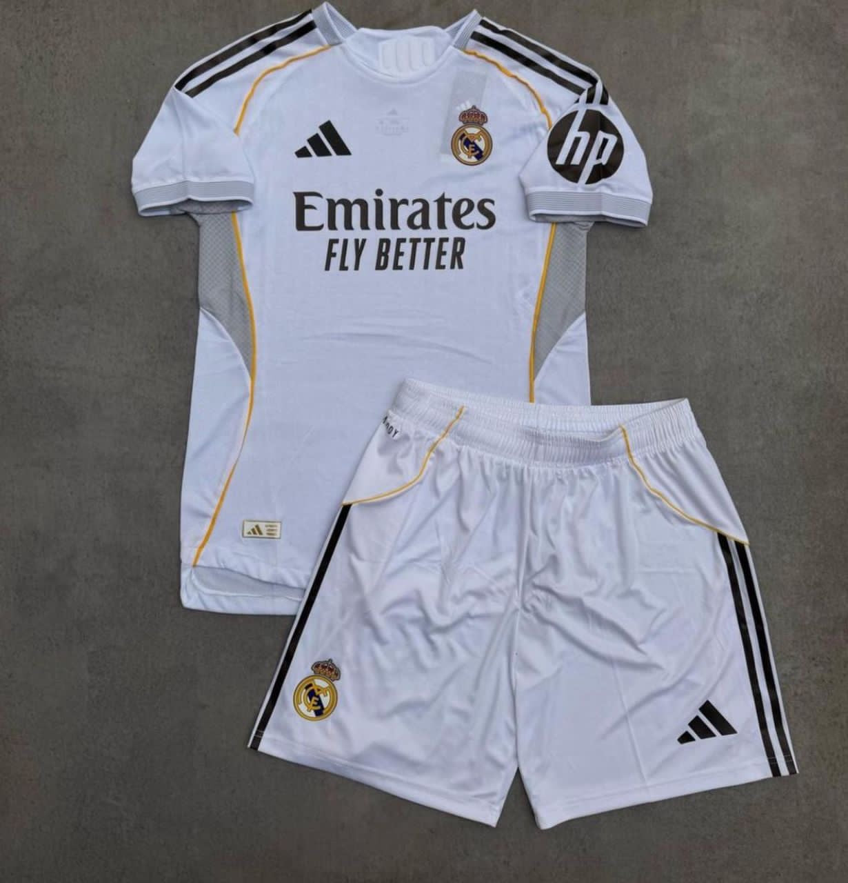 Ensemble short et maillot authentique