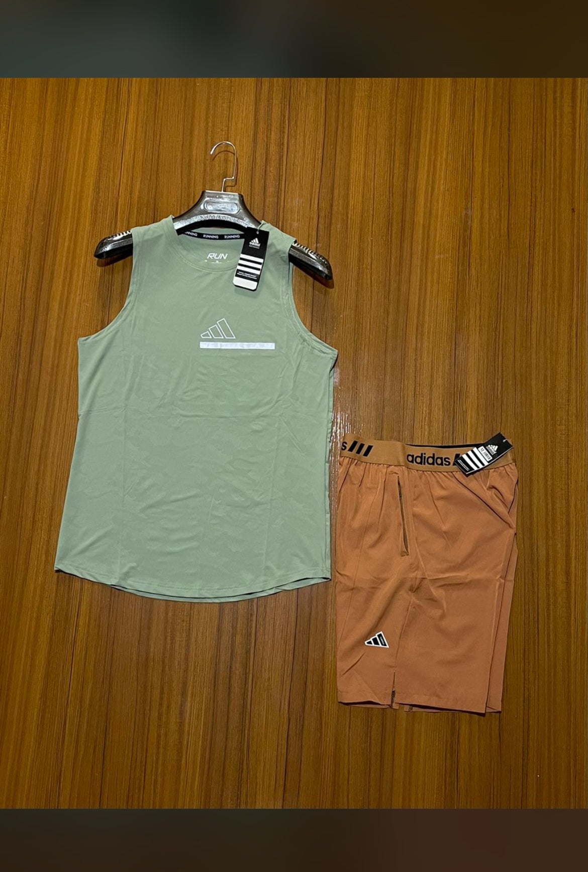 Ensemble short avec débardeur de marque