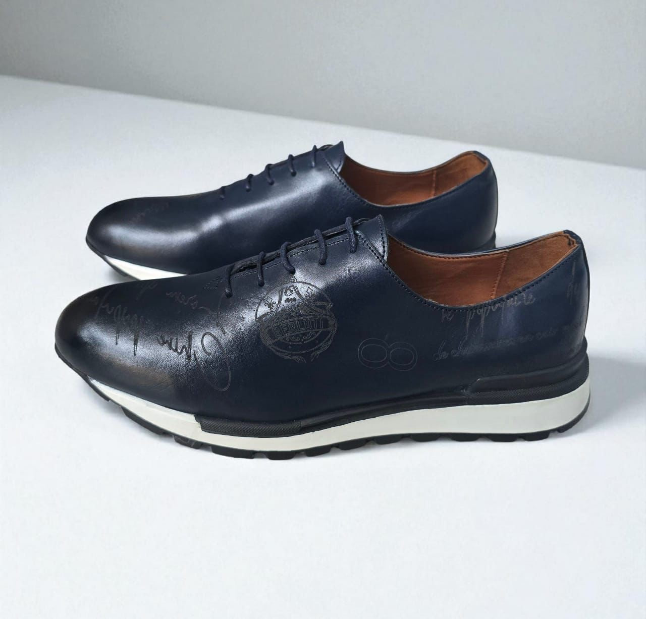 Berluti en cuir 100%
