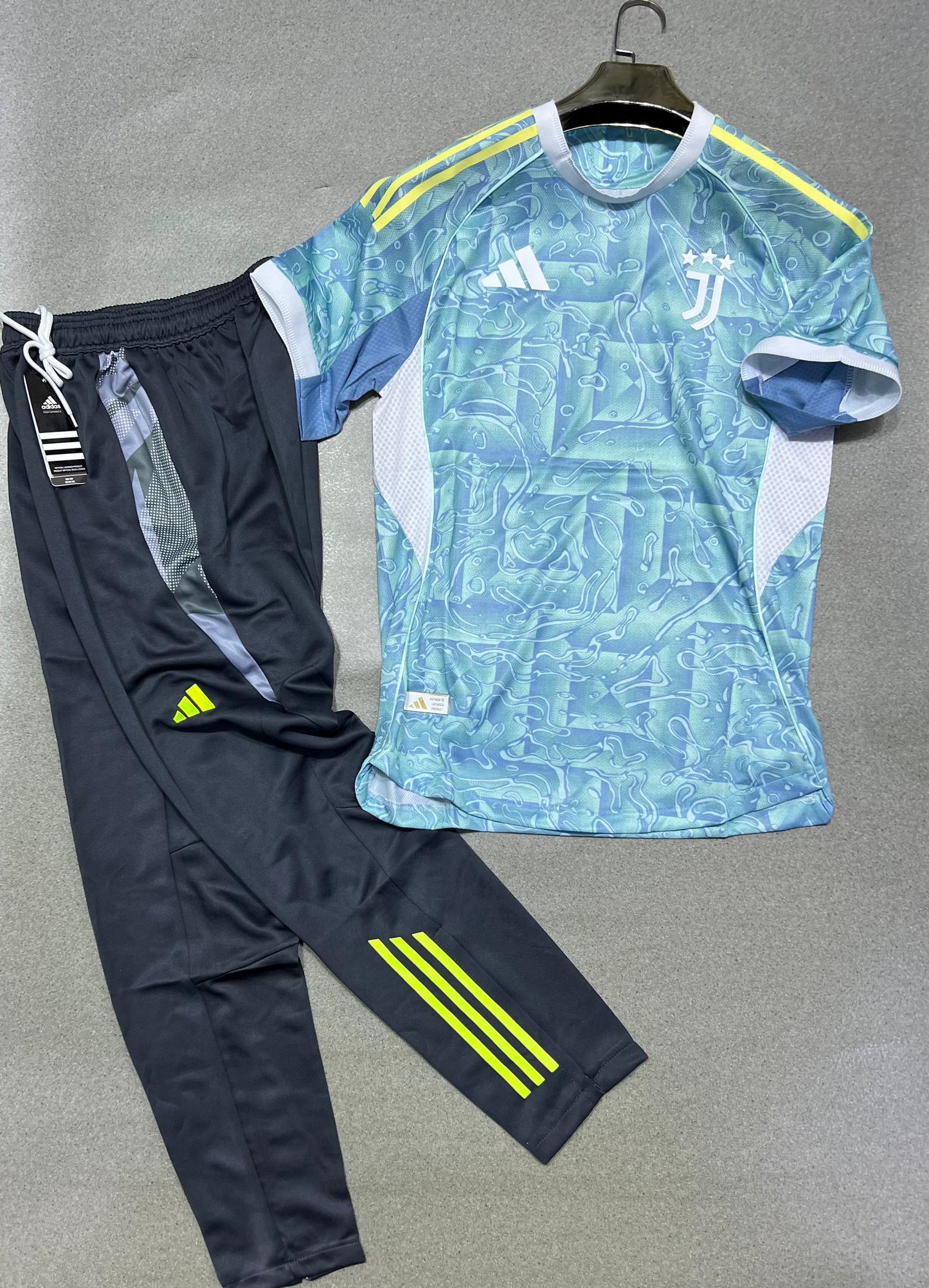 Ensemble pantalon avec maillot