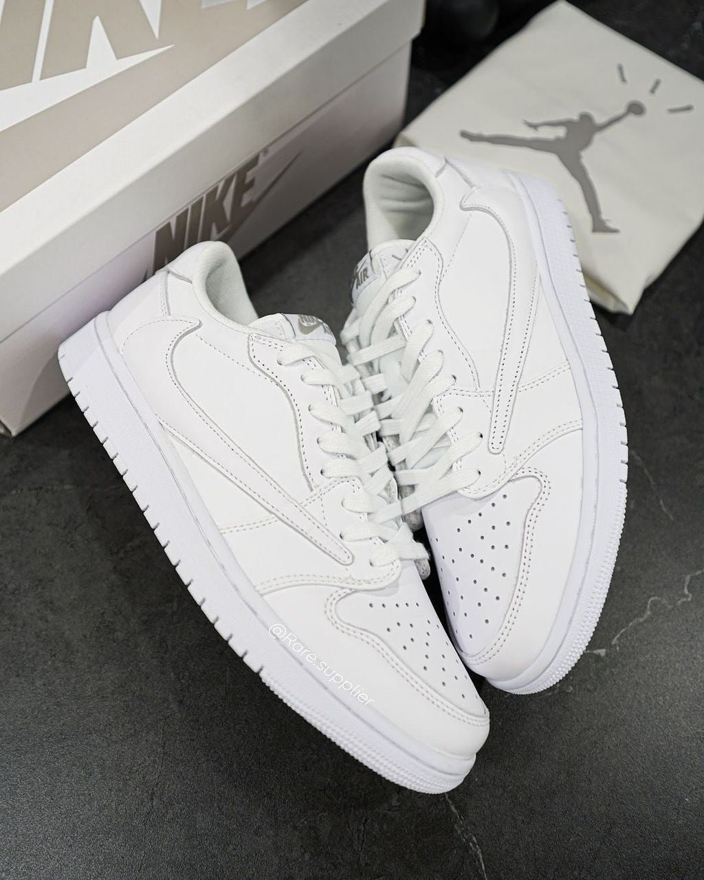 Chaussure Travis Scott