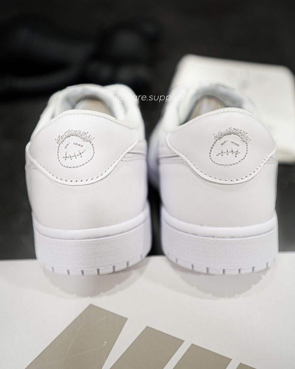 Chaussure Travis Scott