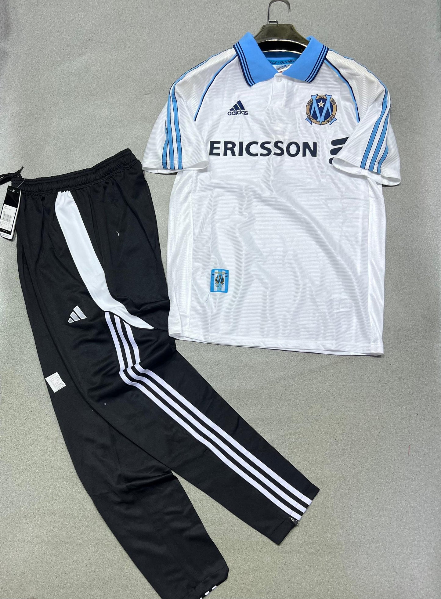 Ensemble pantalon avec maillot